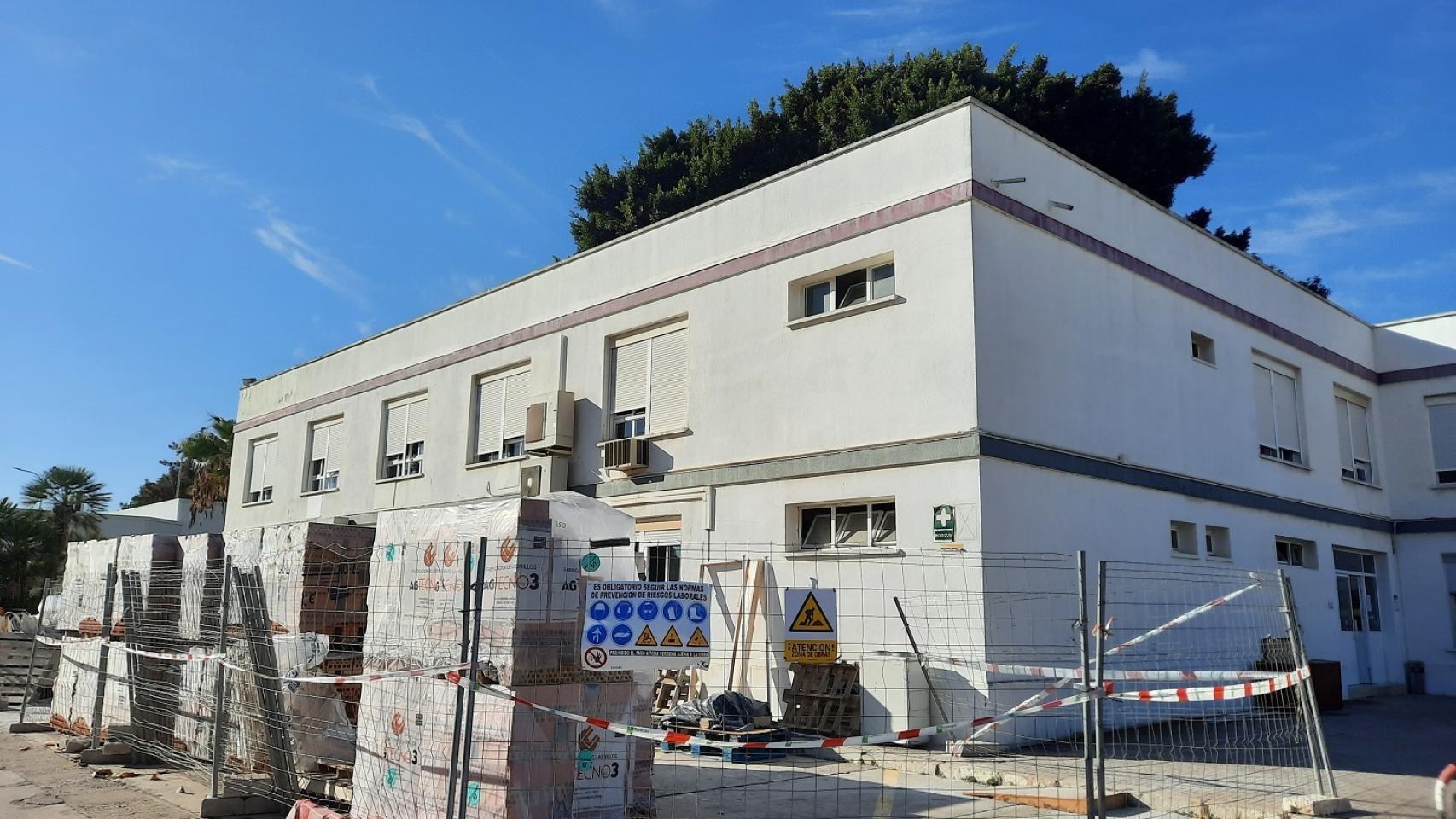 Edificio de Los Prados donde se va a instalar el campus de formación de maquinistas.