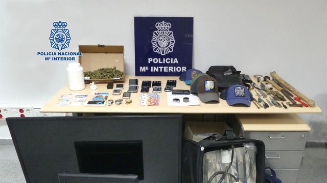 Efectos intervenidos por la Policía Nacional a los detenidos.