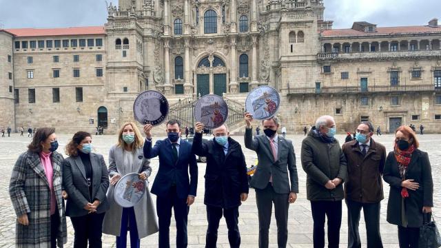 Presentación de la moneda en el Obradoiro.