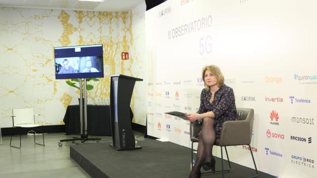 Un momento durante la mesa redonda Proyectos 5G con compromiso social moderada por Laura Ojea, redactora de EL ESPAÑOL-Invertia.