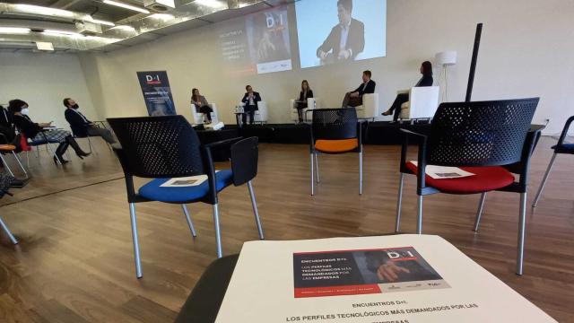 La industria 4.0 y el sector 'ehealth' han centrado la segunda jornada del Encuentro D+I, organizado junto a Valencia Activa, para abordar los perfiles tecnológicos de la nueva era digital.