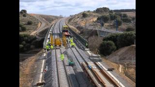 Obras en un tramo de alta velocidad.