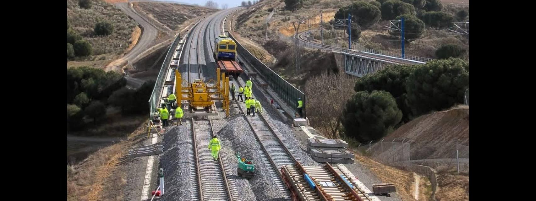 Obras en un tramo de alta velocidad.