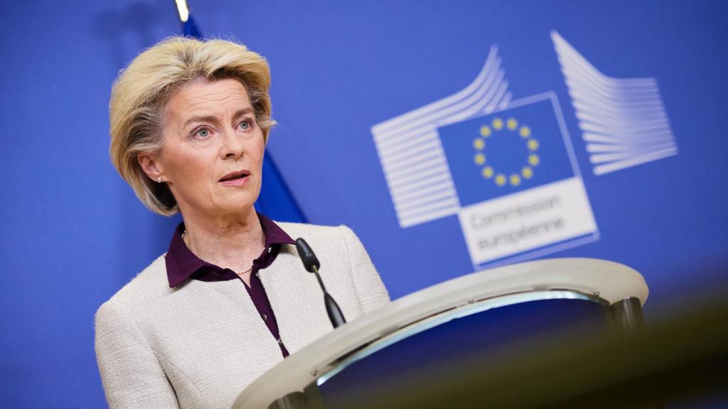 La presidenta de la Comisión, Ursula von der Leyen, durante su comparecencia de este viernes
