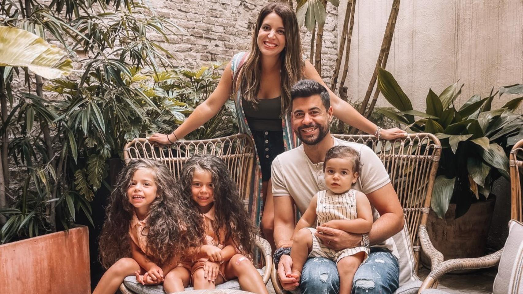 Cristina y Rodian, padres de Ana, Chloe y Tristán.