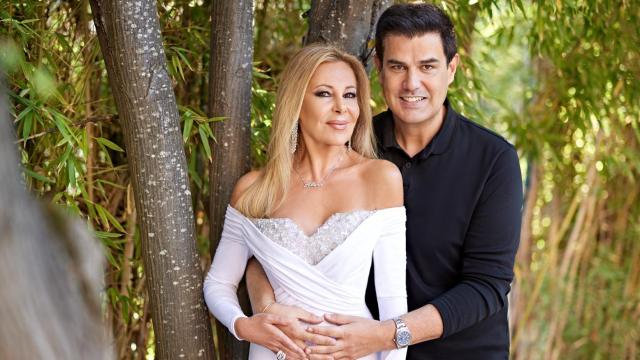 El diseñador Alejandro de Miguel, responsable de los vestidos más elegantes de Ana Obregón