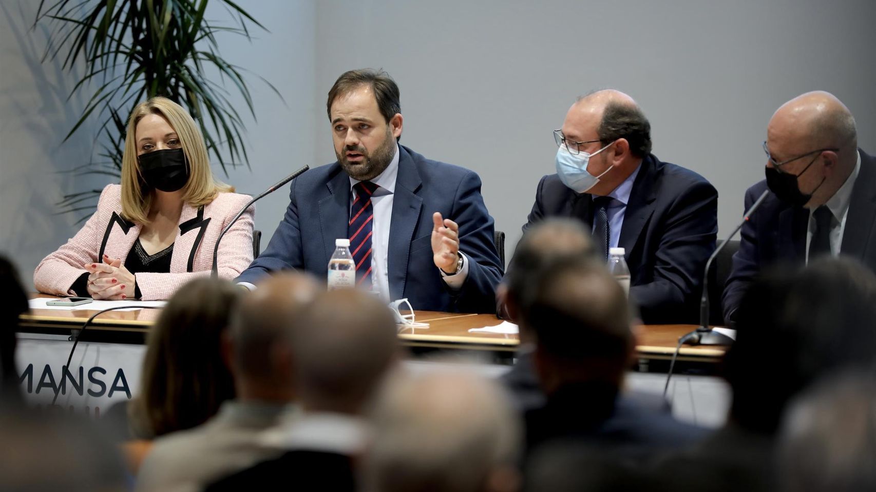 Nuñez pide que no haya miedo a destinar fondos europeos a incentivar a las empresas