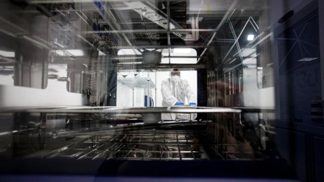 Avanzados procesos de esterilización se aplican a los biomodelos de los implantes médicos diseñados, fabricados y desarrollados por Customimplants.