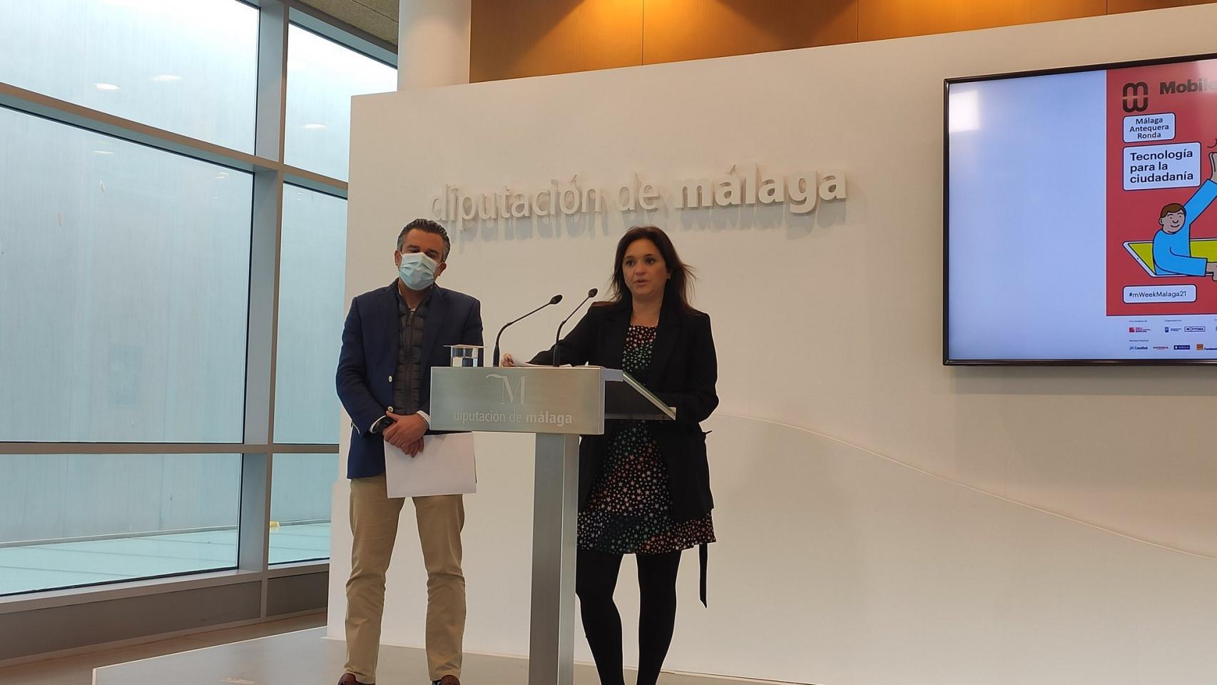 La vicepresidenta segunda de la Diputación, Margarita del Cid, y el diputado de Desarrollo Tecnológico, Juan Álvarez