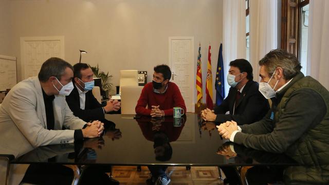 El presidente se ha reunido con el director general de UNIPUBLIC y con los alcaldes de ambas localidades.