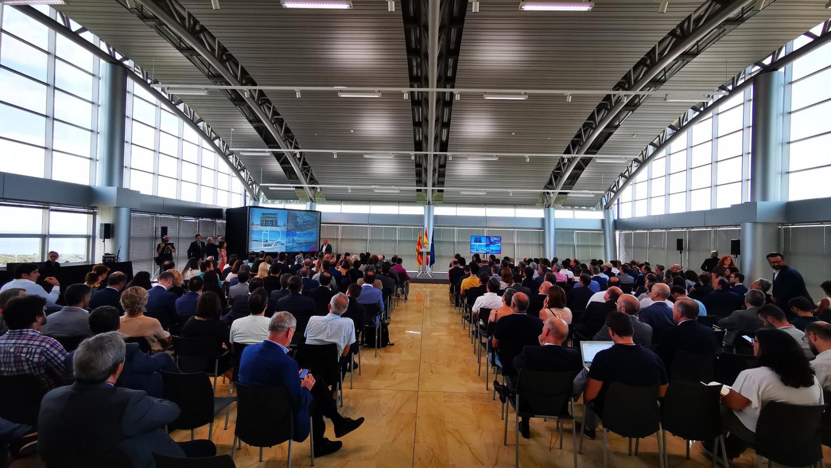 Distrito Digital y la Cámara de Comercio colaboran para fomentar el empleo juvenil.