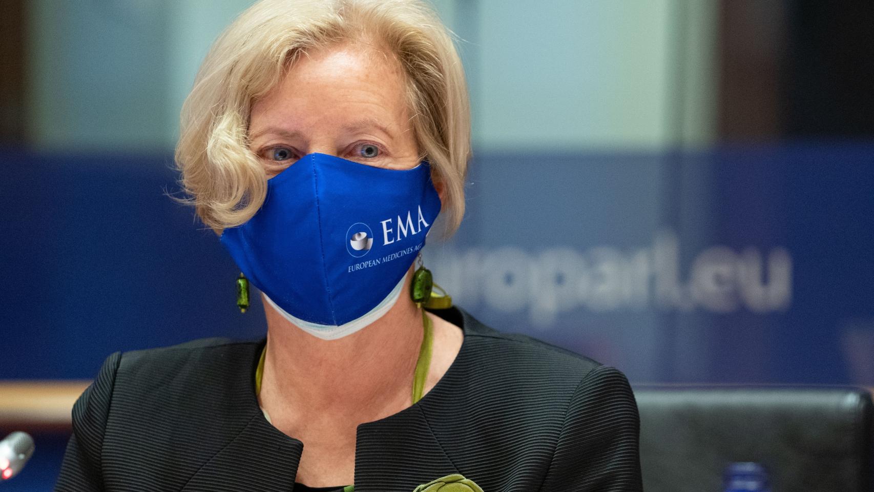 La directora ejecutiva de la EMA, Emer Cooke, durante su comparecencia de este martes en la Eurocámara