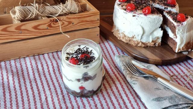 Tarta Selva Negra en vasitos, el formato individual