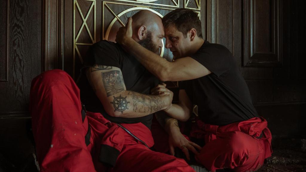 Helsinki y Palermo en la cuarta temporada de 'La casa de papel'.