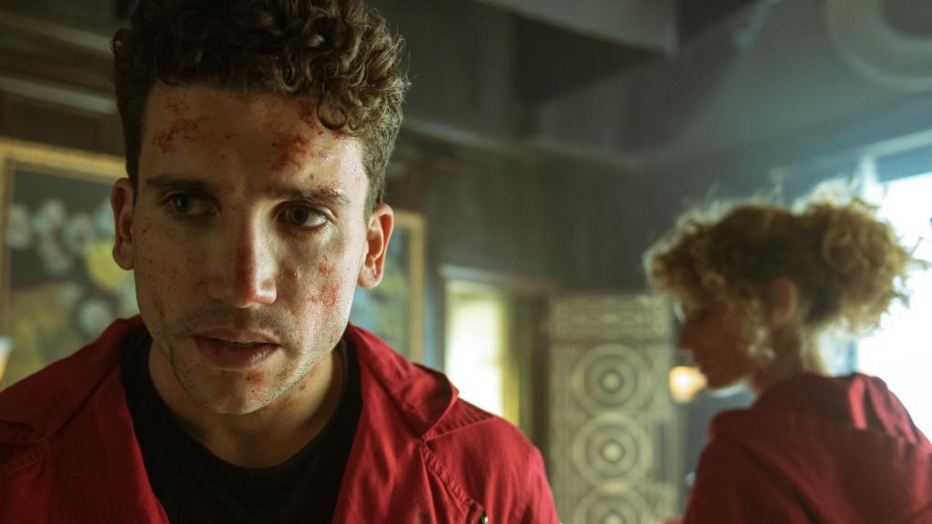 Jaime Lorente y Esther Acebo en 'La casa de papel'.