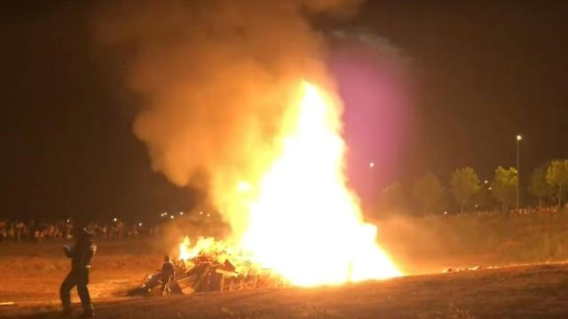 Hoguera de San Juan en El Zurguén