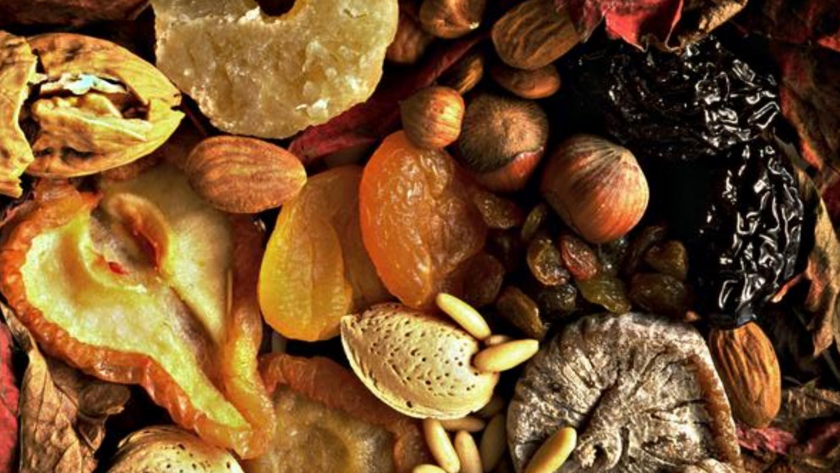 La ciruela forma parte de la fruta seca y los frutos secos del invierno.