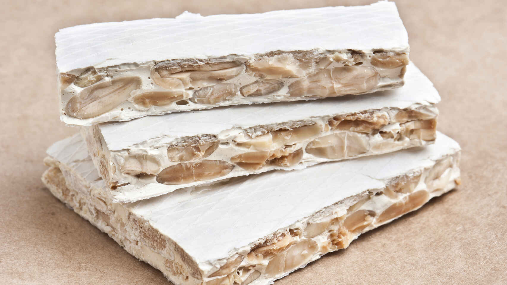 Turrón duro.