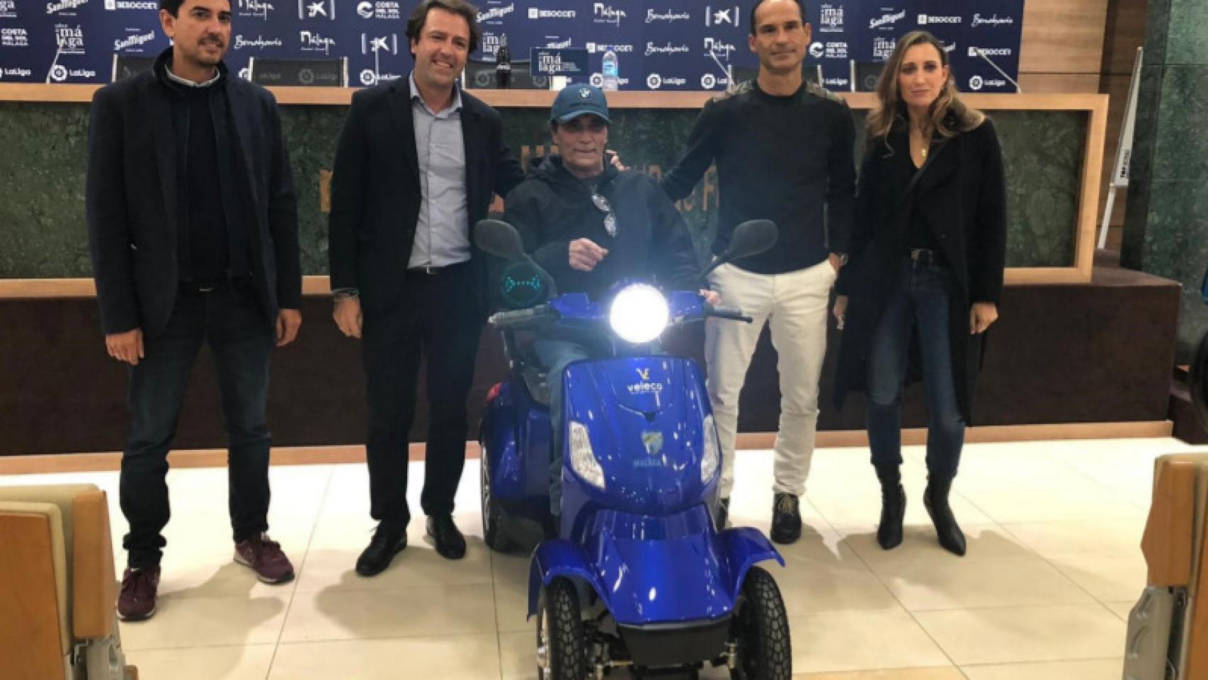 'El Rumba' obtiene una silla nueva por su apoyo inagotable hacia el Málaga C.F.