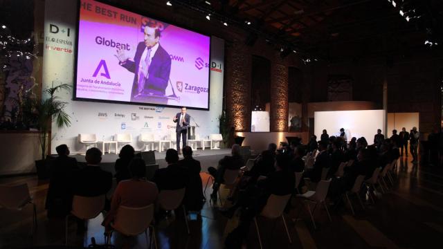 El auditorio de la jornada 'El Mapa de la Digitalización' durante la intervención de Pedro J. Ramírez, presidente ejecutivo y director de EL ESPAÑOL.