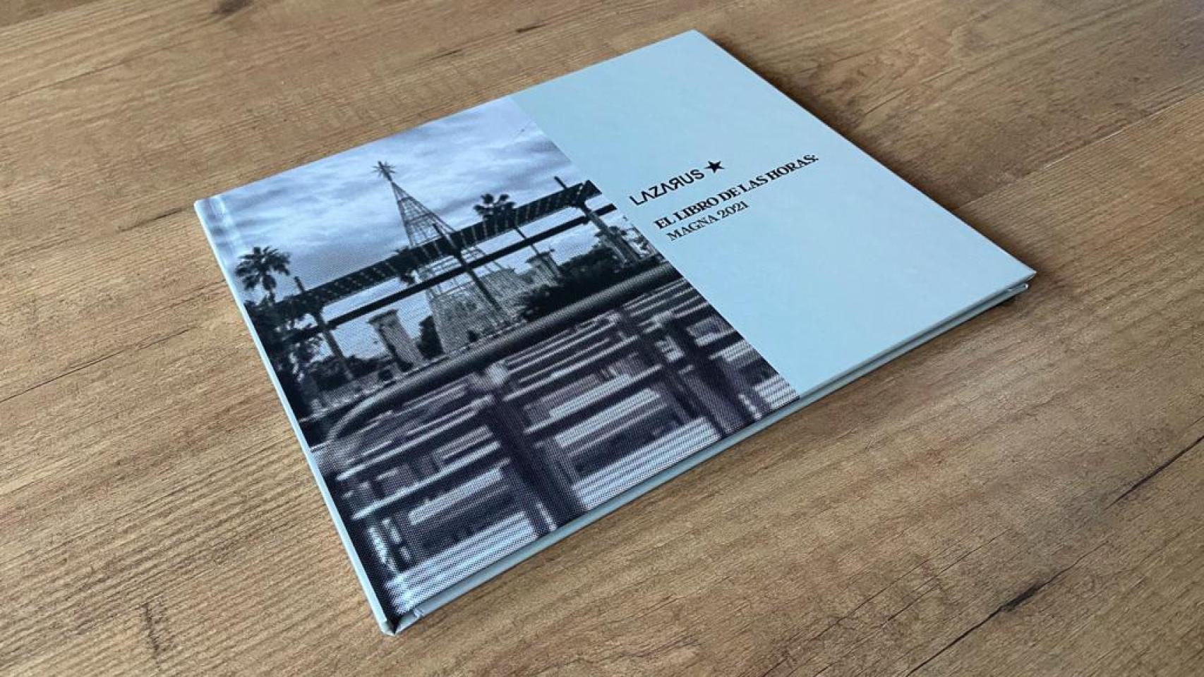Imagen de la portada 'El libro de las horas'