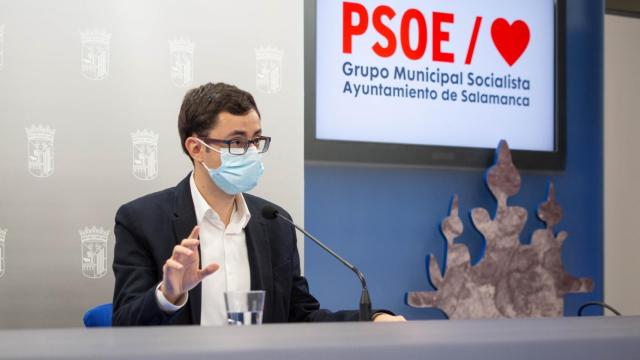 José Luis Mateos, durante la rueda de prensa que ofreció en el Teatro Liceo