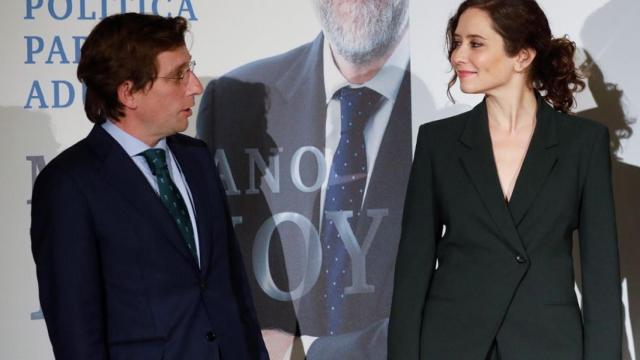 El alcalde de la capital, José Luis Martínez-Almeida, junto a la presidenta madrileña, Isabel Díaz Ayuso.