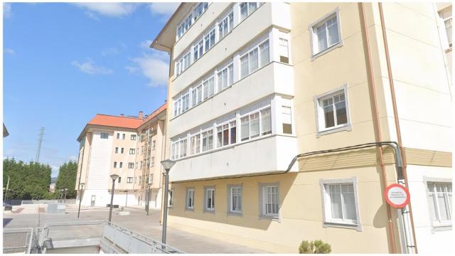 Las viviendas se encuentran en la Praza do Asilo.