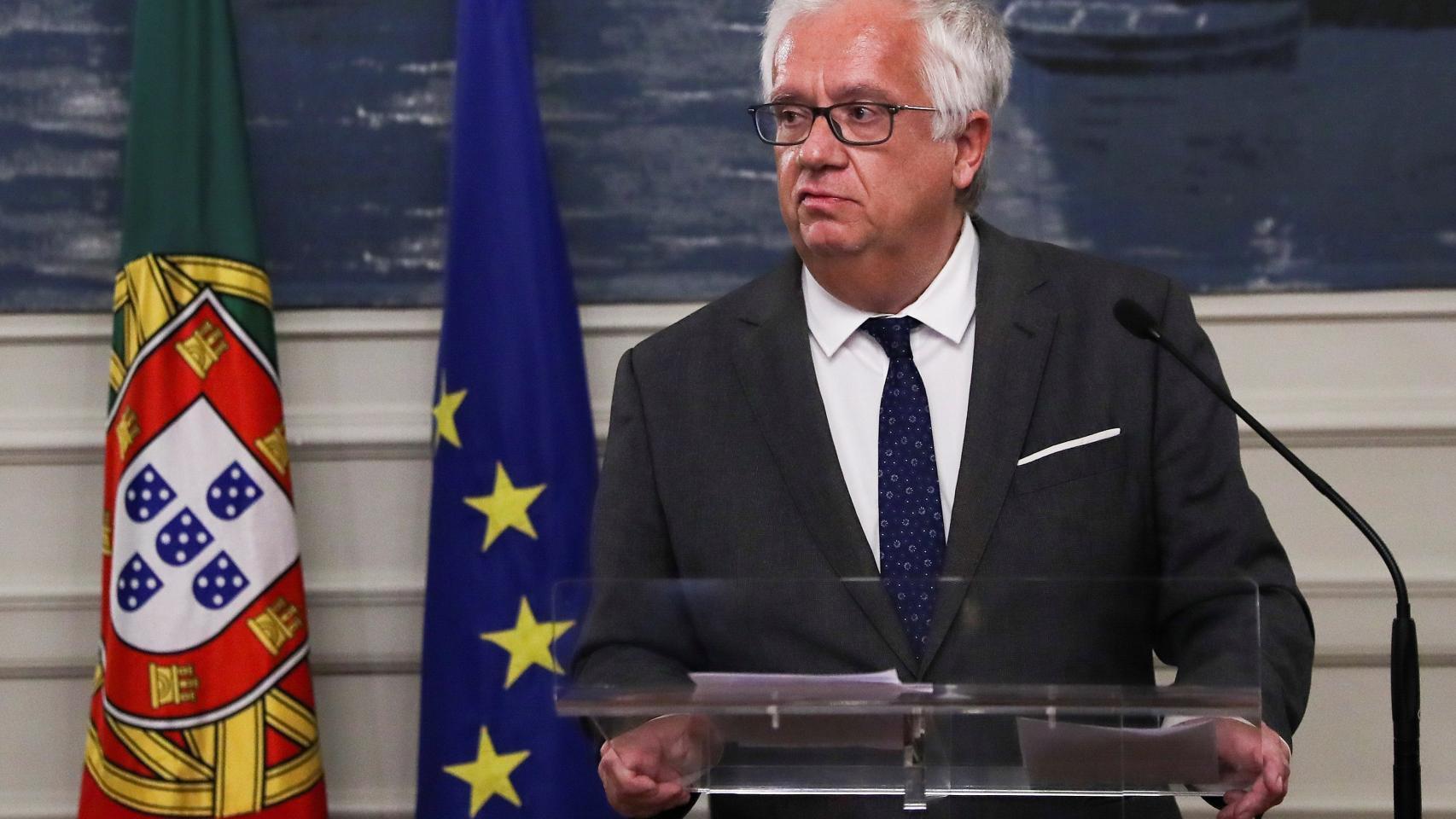 El ministro de Interior de Portugal, durante su discurso de dimisión.