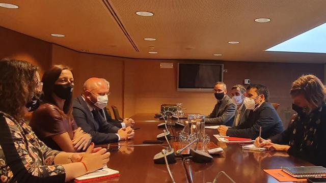 Reunión en Valencia para extender la actividad de su institución a toda la Comunidad.