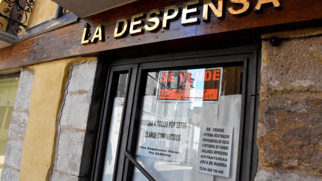 Imagen de archivo de un negocio cerrado en Zamora.