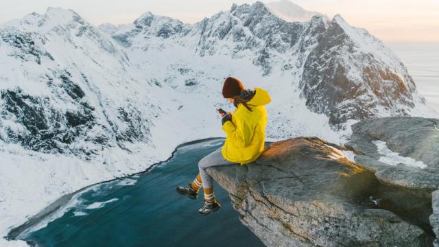 Cada mensaje de WhatsApp que enviamos emite  0,2  gramos de CO₂ a la atmósfera.