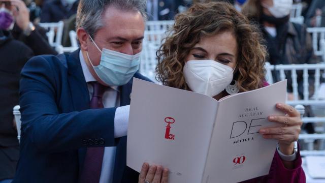 Juan Espadas, alcalde de Sevilla, y María Jesús Montero, ministra de Hacienda y Función Pública.