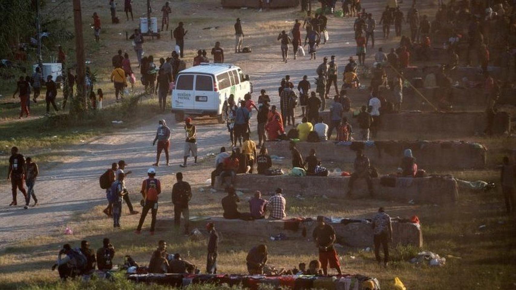 Un campo de migrantes en la frontera entre México y EEUU.