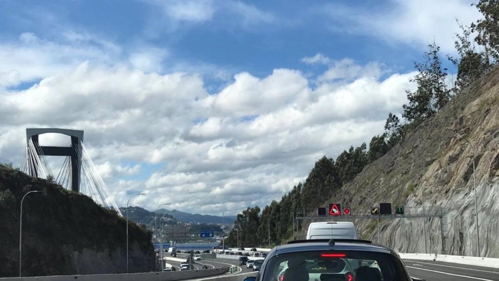 Autopista AP-9, en la entrada al puente de Rande en una foto de archivo.
