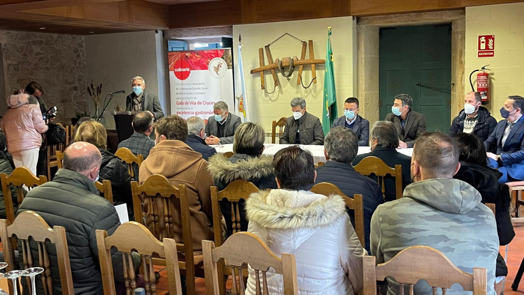 Presentación del acuerdo entre Asociación de Criadores de Galo de Curral de Vila de Cruces y Culinaria.