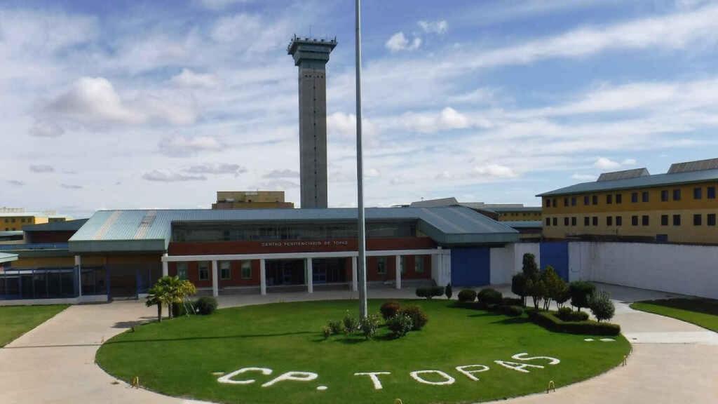 Fachada principal del Centro Penitenciario de Topas, en Salamanca.