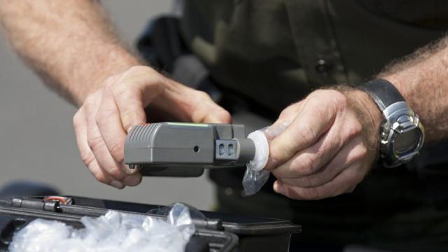 Cinco accidentes y cuatro positivos por alcoholemia este fin de semana en A Coruña