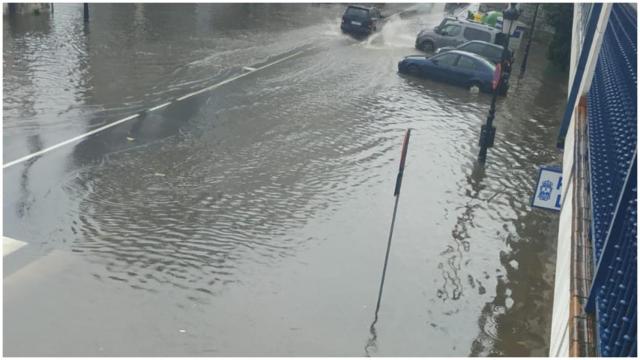 Las inundaciones se produjeron en varios puntos de la villa.