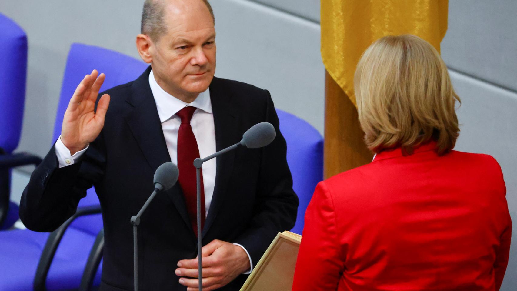 Olaf Scholz, jurando el cargo.