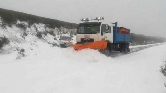 Quitanieves en el Alto de Vizcodillo