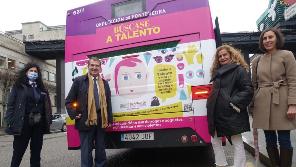 Presentación de la campaña en los autobuses urbanos de la ciudad