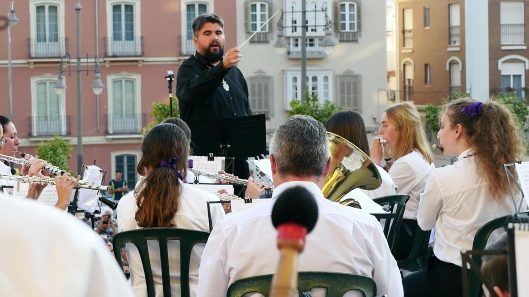 Julián González, director de la banda escuela del Rocío