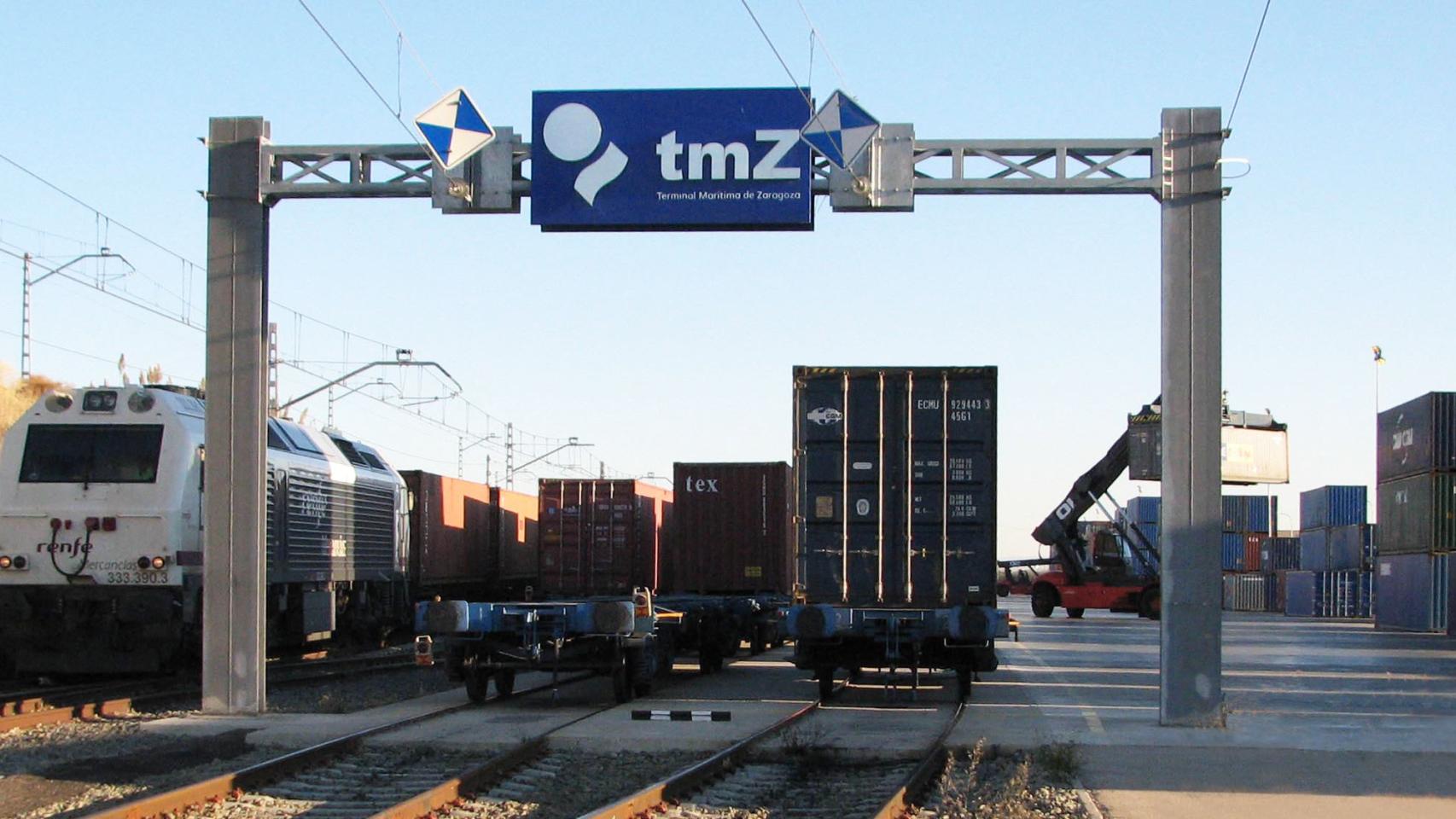 Entrada de la Terminal Marítima de Zaragoza.