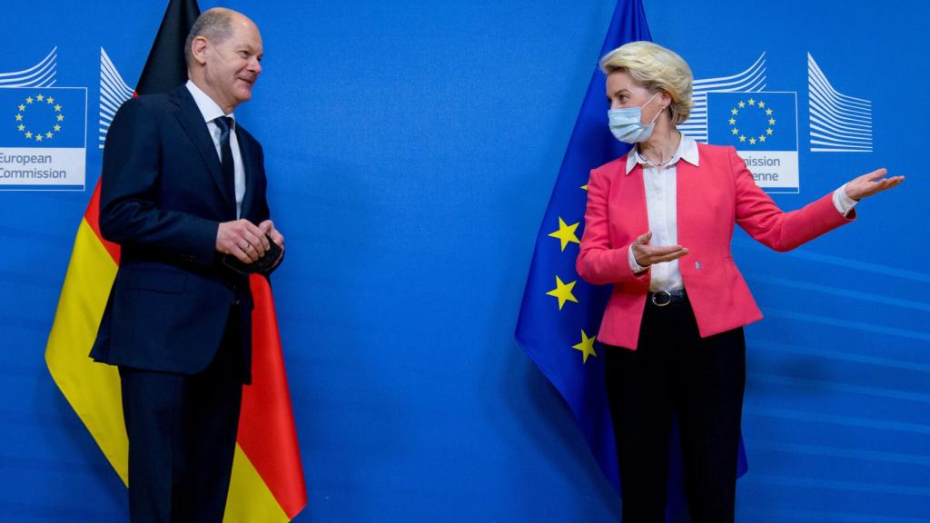 El canciller Olaf Scholz, durante una reunión con Ursula von der Leyen, presidenta de la Comisión Europea.