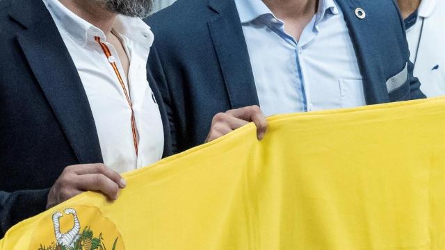 El político Santiago Abascal y el diputado brasileño Eduardo Bolsonaro, hijo del presidente brasileño Jair Bolsonaro.