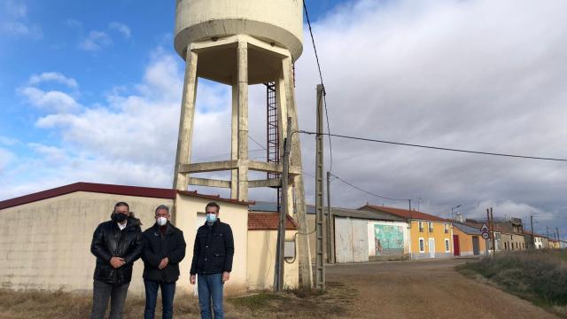 Un momento de la visita de los responsables de la Diputación de Zamora