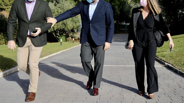 Paco Núñez, en el centro, este sábado en Guadalajara.