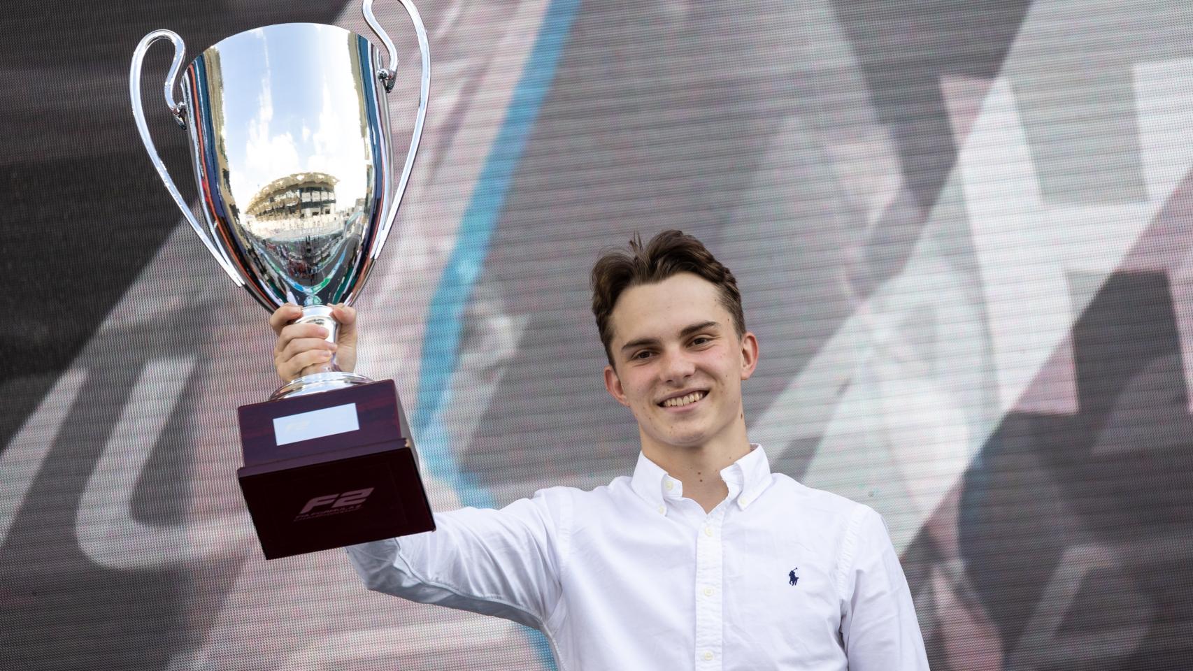 Oscar Piastri, con el título de la Fórmula 2.