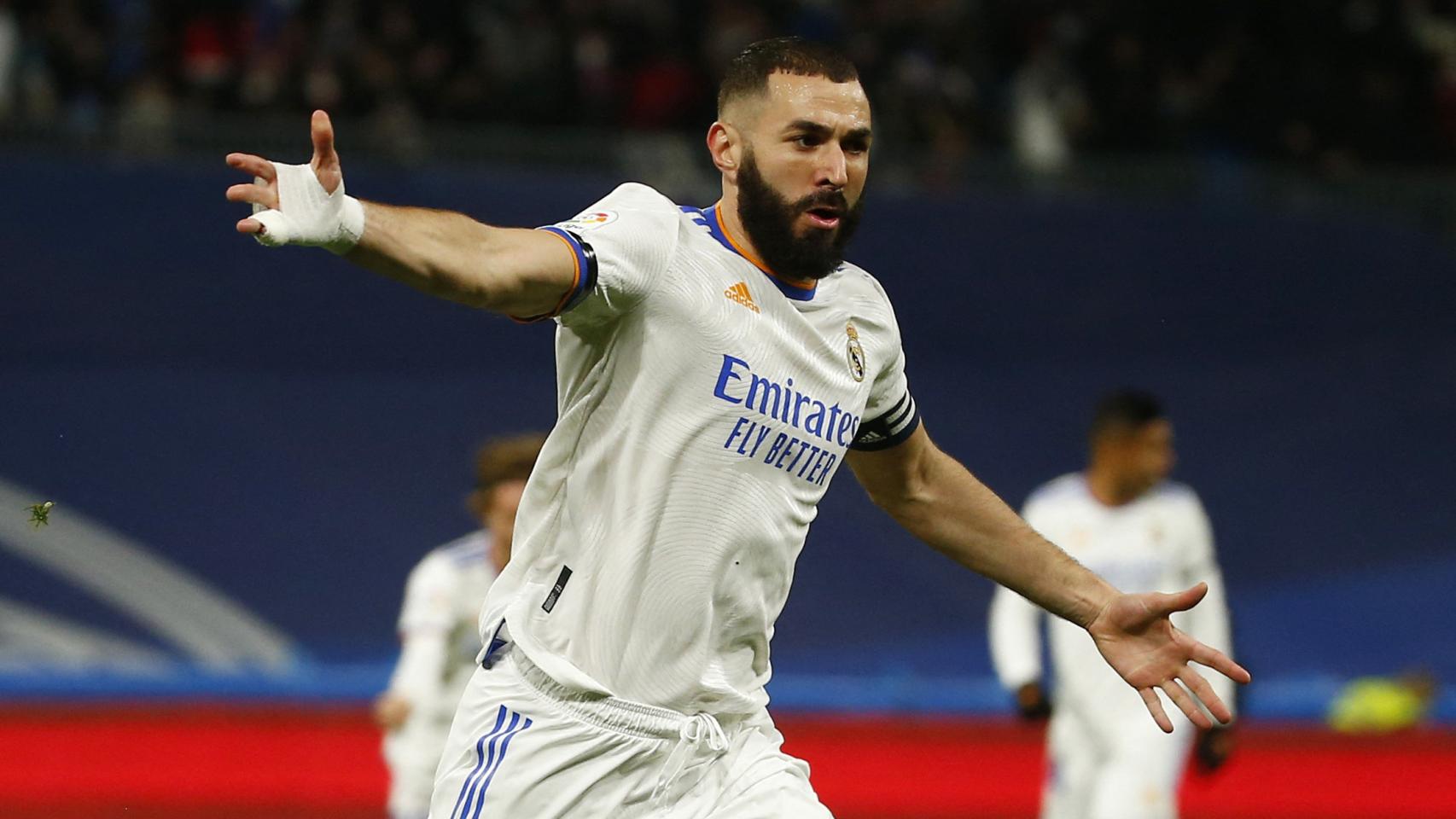Karim Benzema celebra su gol al Atlético de Madrid